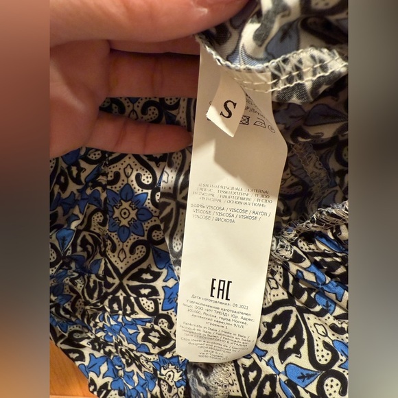 Dixie Women’s Blue Print Off Shoulder Top Size S Made In Italy - Picture 3 of 3